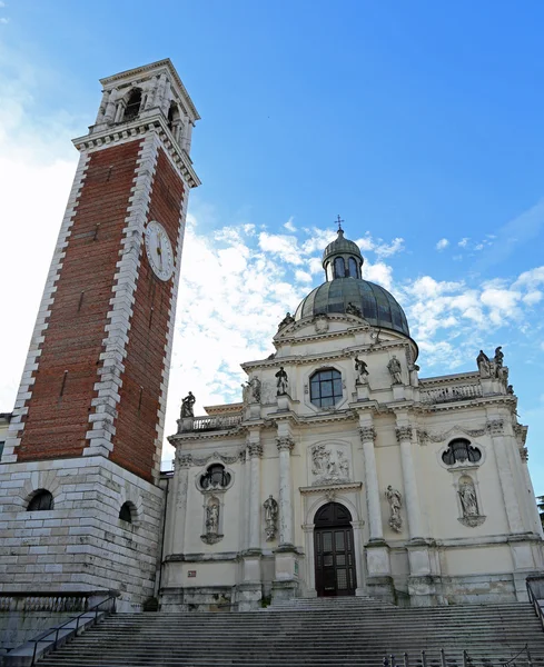 Campanile della Basilica di Monte Berico a Vicenza in Italia — Foto Stock