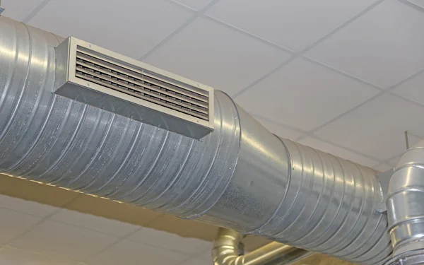 Airconditioning en verwarming met roestvrij staal Mondstuk — Stockfoto