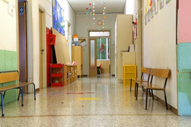 koridor childre olmadan tatilinde anaokulu