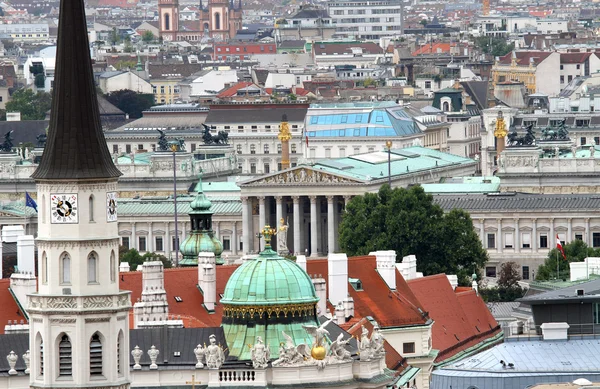 Luftaufnahme der Stadt Wien mit Parlament — Stockfoto