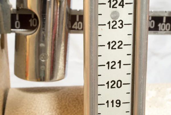 Old scale with the meter to measure the weight and height — Stock Photo, Image
