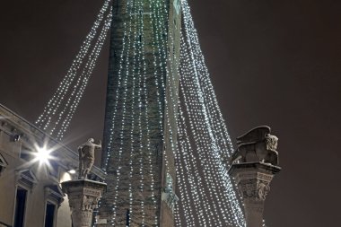 Işıklar ve Basilica palladiana Kulesi