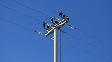 güç hattı kutup yüksek gerilim ve birSovyet anahtarı