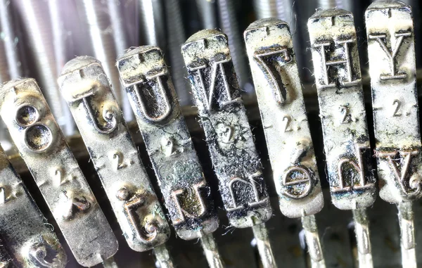 Detalle de las palancas de una vieja máquina de escribir —  Fotos de Stock