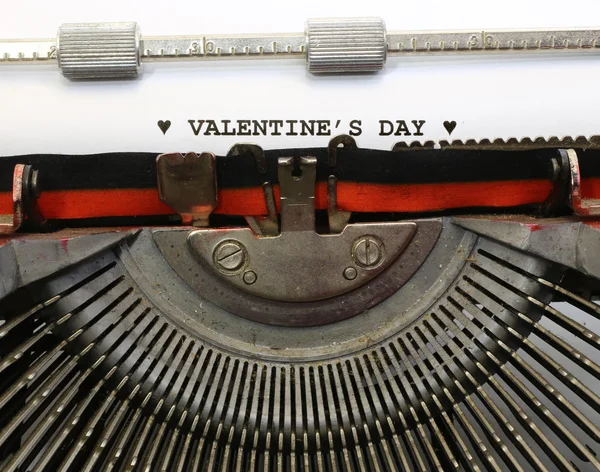 Written with the typewriter Valentines Day in black ink — Stock Photo, Image