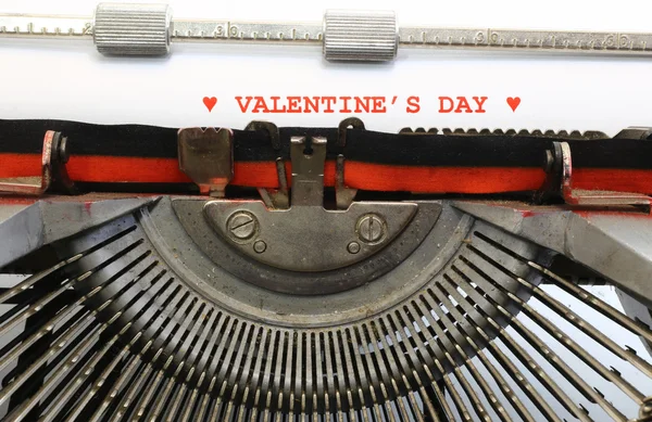 Schrijfmachine Valentijnsdag in rode inkt — Stockfoto