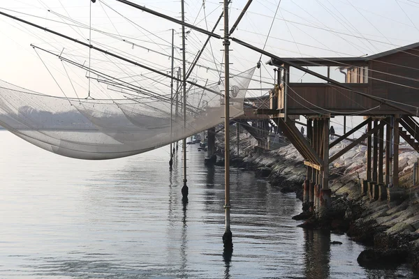 Visnetten over de Stilt huizen — Stockfoto