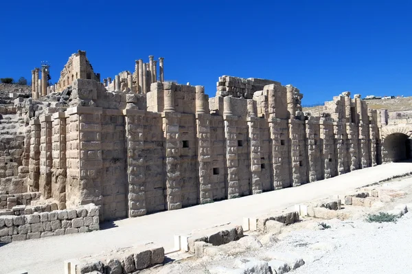 ジェラシュの都市でローマの寺院 — ストック写真