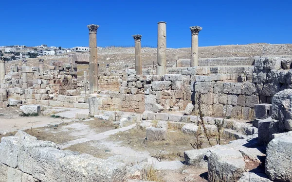 Римський храм у місті Jerash — стокове фото