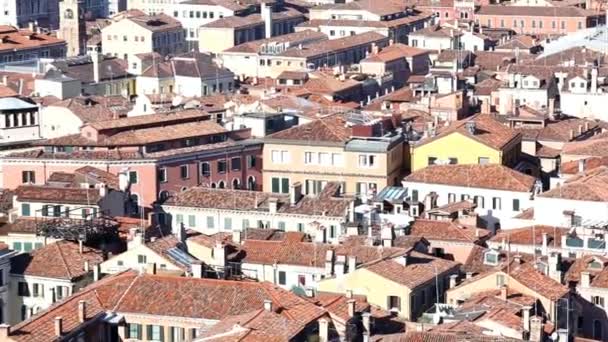 Vista de la ciudad de Venecia italia desde el campanario de San Marcos — Vídeos de Stock