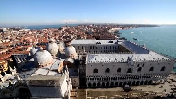 Blick auf die Stadt Venedig Italien vom Glockenturm des Heiligen Mark — Stockvideo