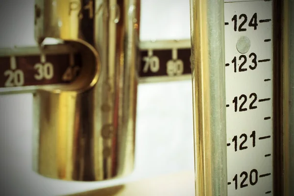 Měřidla pro měření hmotnosti a výšky — Stock fotografie