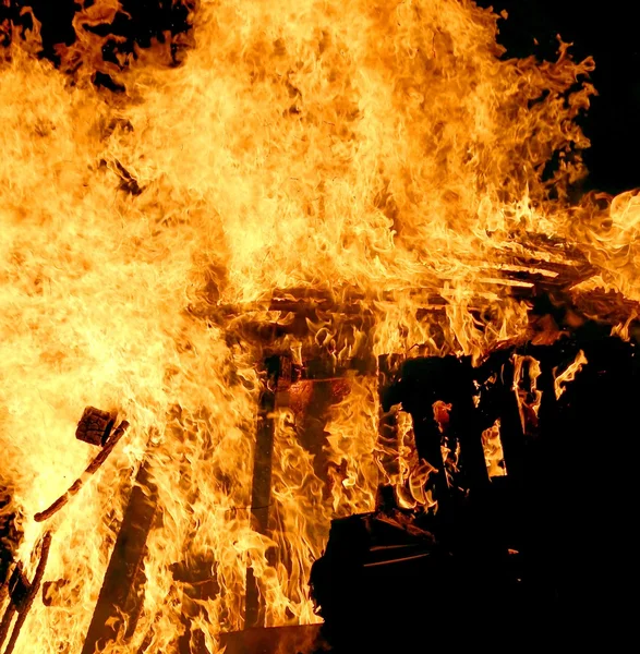 Bonfire during a party on the beach — Stock Photo, Image