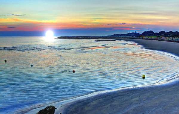 Soluppgången över havet med hdr teknik — Stockfoto