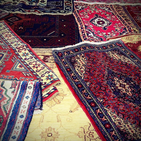 Carpets l for sale in the shop of rugs — Stock Photo, Image