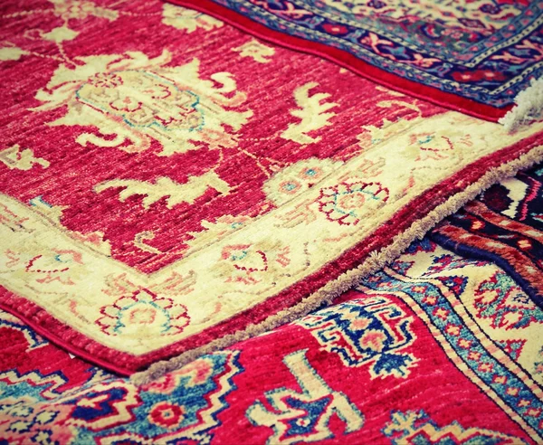 Geschäft für orientalische Teppiche zum Verkauf — Stockfoto
