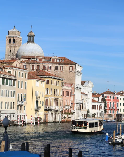 Venetian houses and dome view from grand canal in venice — Stock Photo, Image