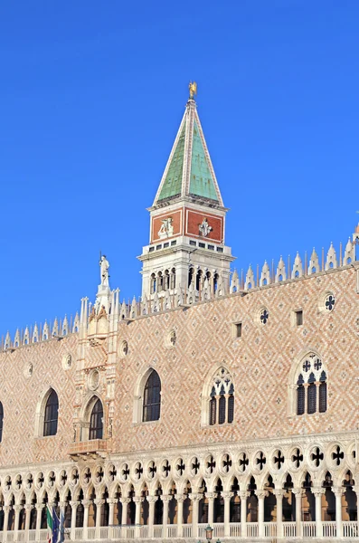 Palazzo del doge e campanile di San Marco — Foto Stock