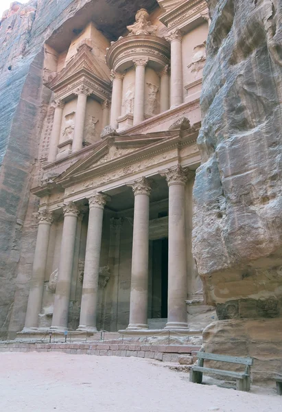 Treasury at Petra in Jordan in the Middle East — Stock Photo, Image