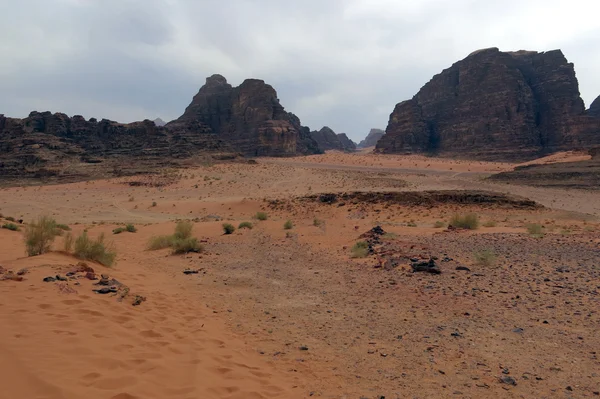 Góry na pustyni w Jordan na Bliskim Wschodzie — Zdjęcie stockowe
