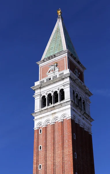 在威尼斯圣马克钟楼的细节 — 图库照片
