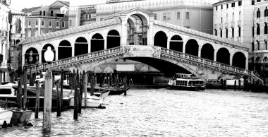 Rialto Köprüsü Venedik İtalya