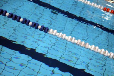 Yarış yüzme havuzunda Yüzme Lane