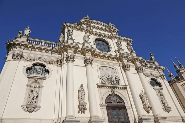 Vicenza CIT Meryem adanmış kilisenin cephe — Stok fotoğraf