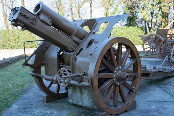 Gun of World War I in open-air museum in Italy — Stock Photo, Image