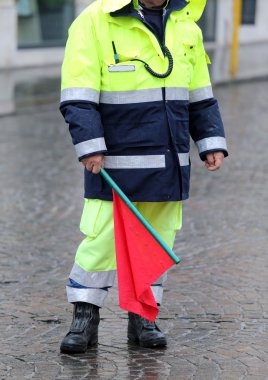 kırmızı bayrak polis barikatı sinyal