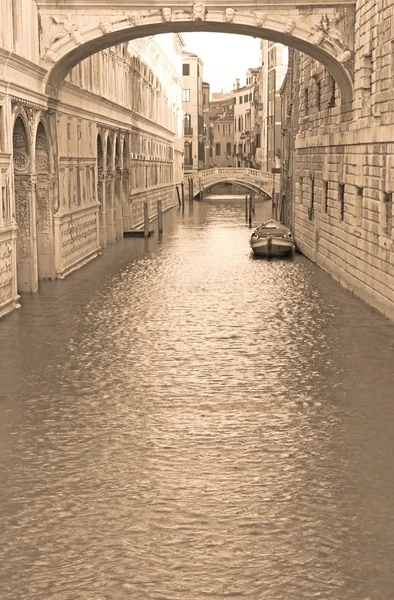 이탈리아에서 베니스에서 한숨의 유명한 다리 — 스톡 사진