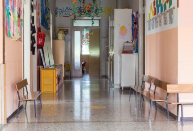 bir kreş çocuklar için koridor