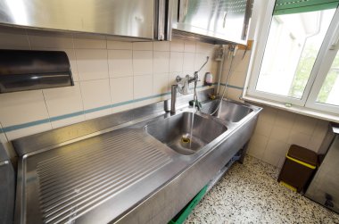 büyük lavabo paslanmaz çelik endüstriyel mutfak musluk ile