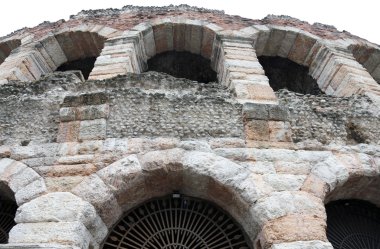 Veron Antik Roma arenada dış duvarlar detay