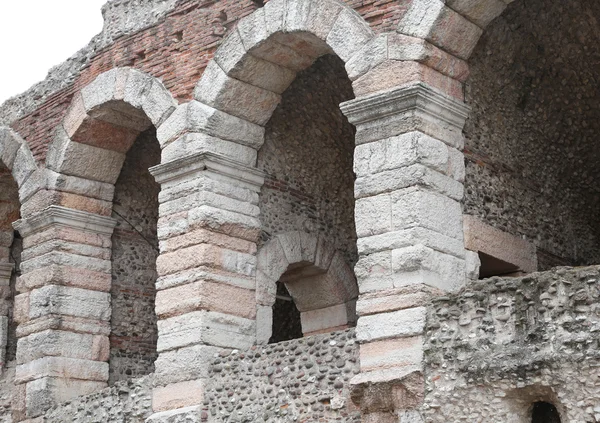 Paredes exteriores da antiga Arena Romana — Fotografia de Stock