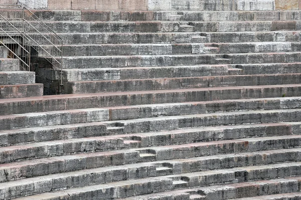 Starověké římské kroky v Arena di Verona v Itálii — Stock fotografie