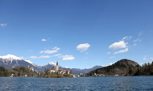 Острів в озері Блед в Словенії — стокове фото