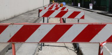 Engelli roadworks sırasında inşaat sitesinde