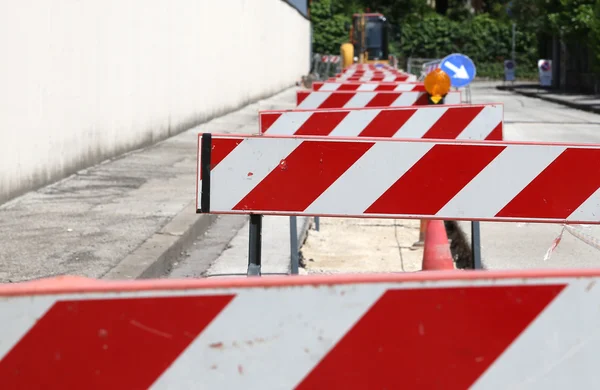 Hinder i byggarbetsplatsen under vägarbeten — Stockfoto