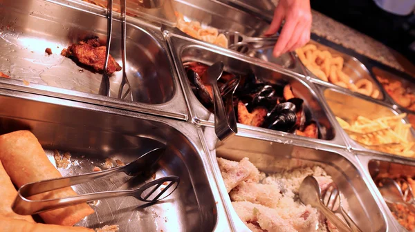 Chinese takeaway restaurant with fried fish — Stock Photo, Image