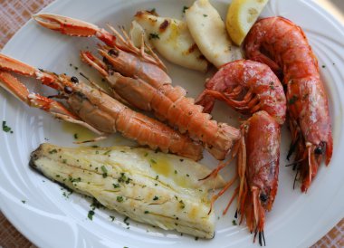 karides ile ızgara balık