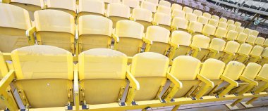 Spor olayından önce tribünlerde sarı koltuk