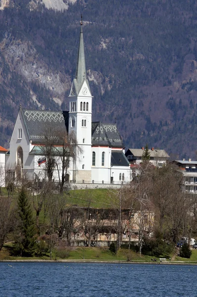 Kyrkan och nära sjön Bled i Slovenien i Östeuropa — Stockfoto