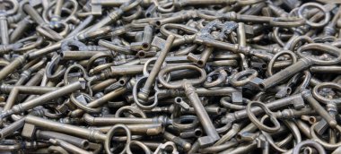 eski pirinç ve bronz anahtar bit pazarı Satılık