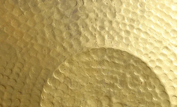 Yuvarlak şekiller ile altın antik kalkan — Stok fotoğraf