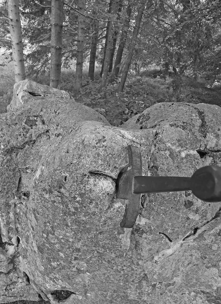 Excalibur la famosa espada en la piedra del rey Arturo en el fo — Foto de Stock