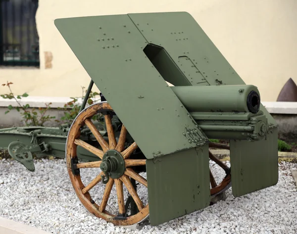 Ancient Cannon of the World War I in Italy — Stock fotografie