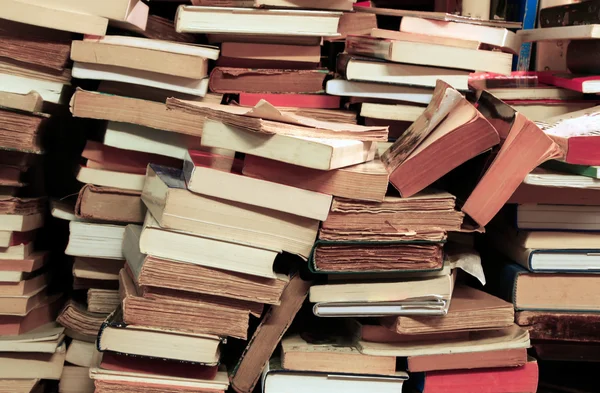 Boeken van alle literaire genres te koop — Stockfoto