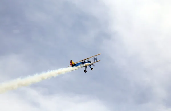 Thiene, Vicenza - Italië. 26 juli, 2015: lucht Toon acrobatiek in — Stockfoto