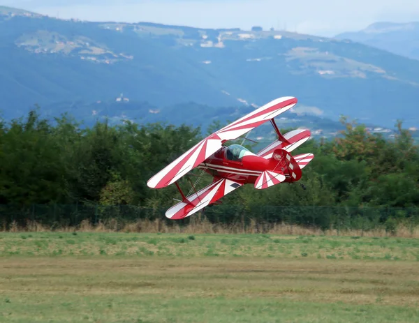 Thiene, Vicenza - Itália. 26 Julho, 2015: importante show aéreo cal — Fotografia de Stock